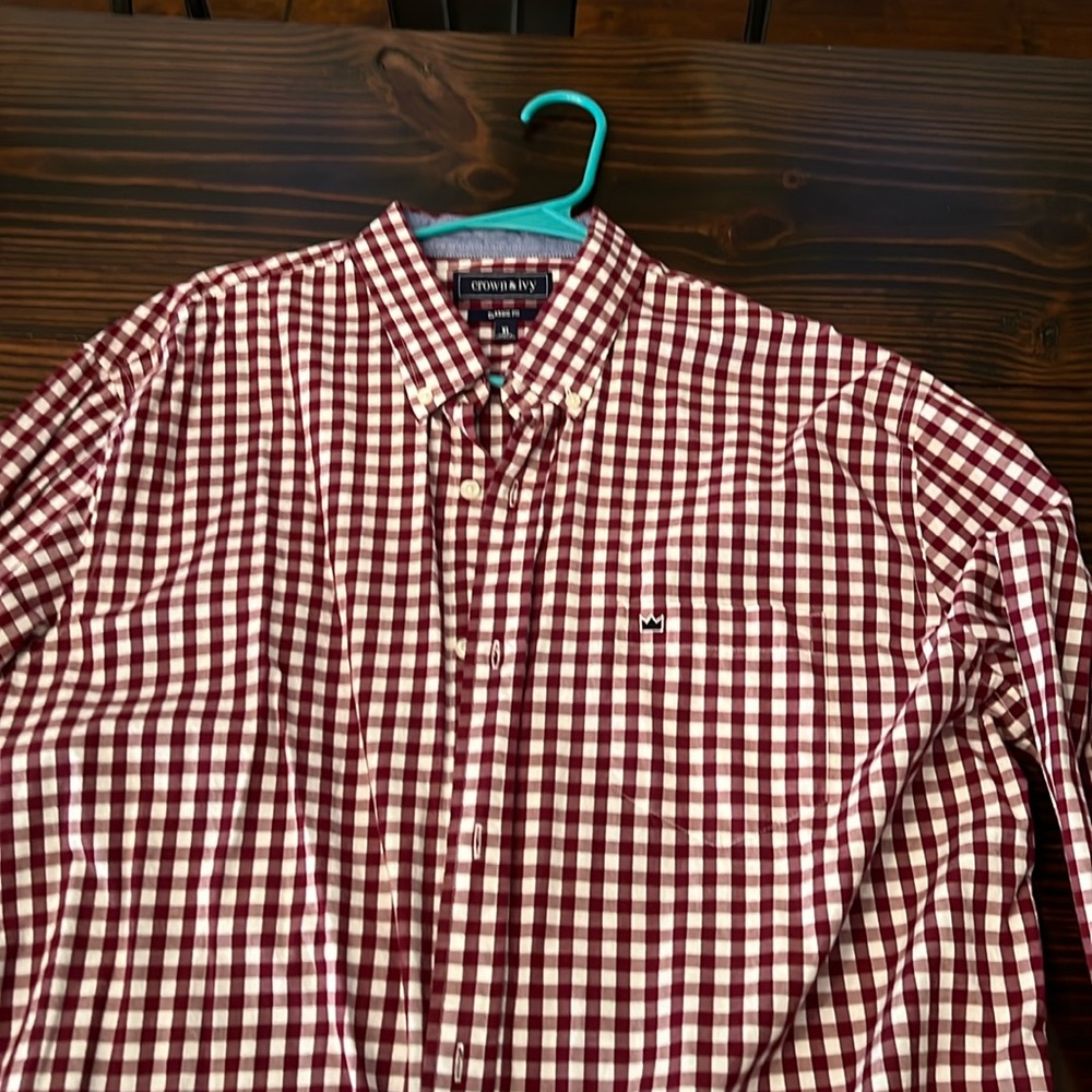 Crown & Ivy classic fit long sleeve button down shirt